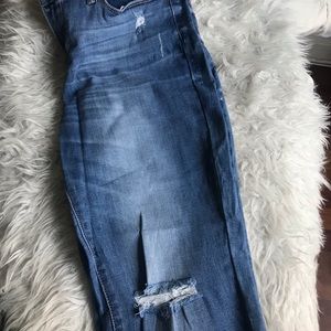 Levi’s Denzien ripped jeans
